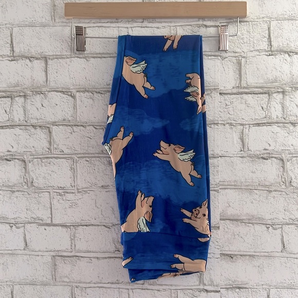 NEW!!! When Pigs Fly OS Lularoe Leggings One Size Soft and Stretchy - Picture 1 of 7